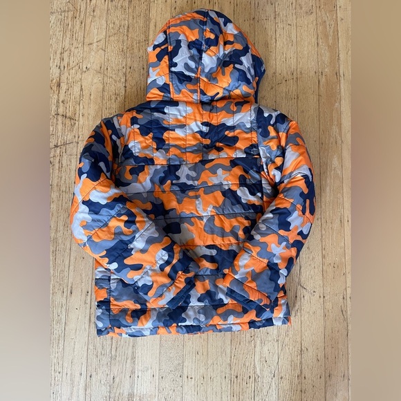 Lands' End Camouflage puffy sherpa lined thumbhole coat - Picture 9 of 9